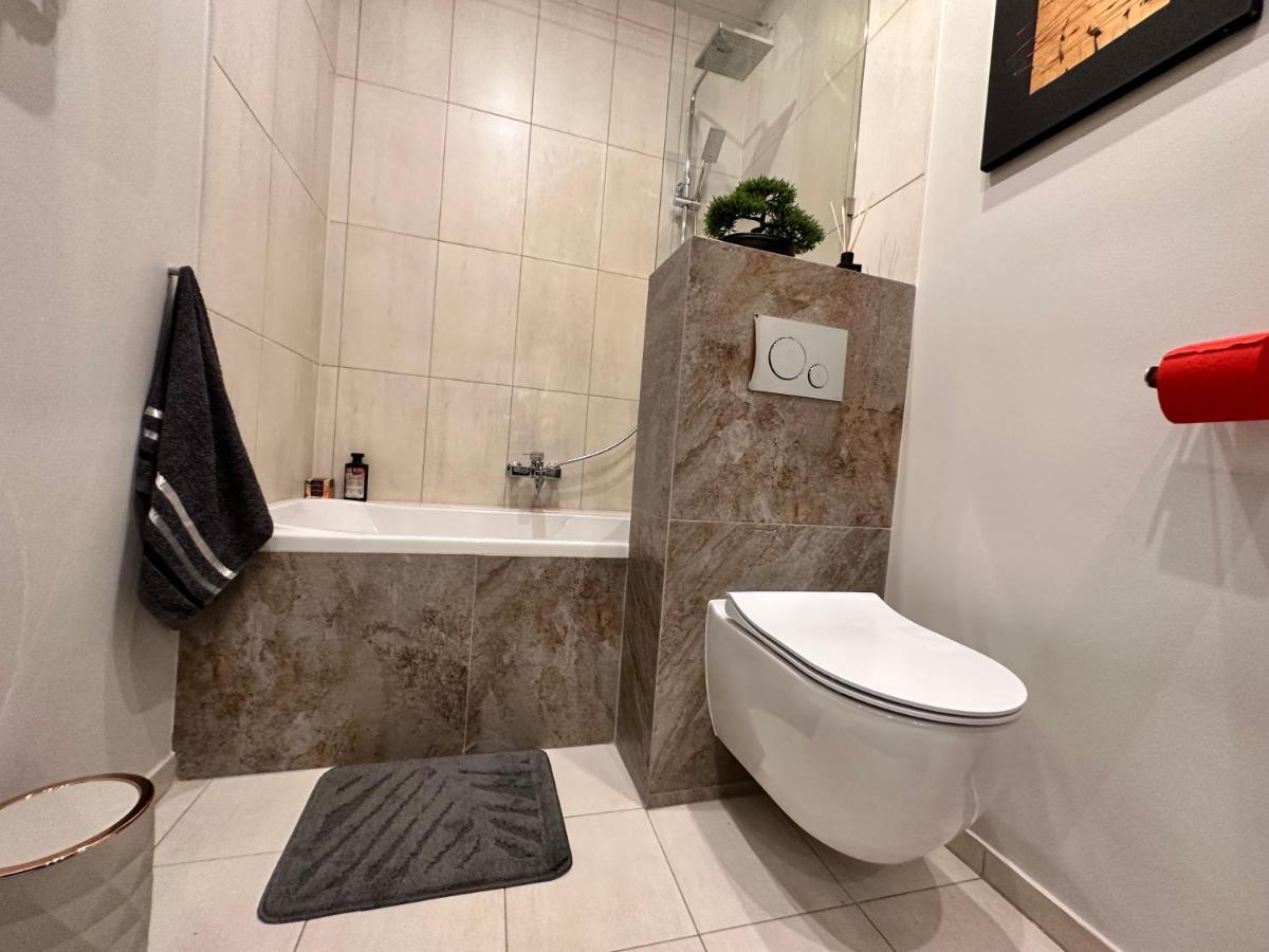 Be Inn - Luxury Apartment Гливице Экстерьер фото